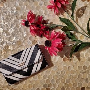 BNWT-Victoria's Secret mobile/ tech wallet/ clutch